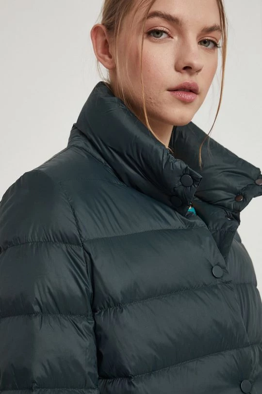 Γυναικεία Κοντά μπουφάν Medicine - Μπουφάν με επένδυση από πούπουλα Essential Medicine - Μπουφάν με επένδυση από πούπουλα Essential σκούρο πράσινο 6 Γυναικεία Κοντά μπουφάν Medicine - Μπουφάν με επένδυση από πούπουλα Essential Medicine - Μπουφάν με επένδυση από πούπουλα Essential σκούρο πράσινο - Image 4